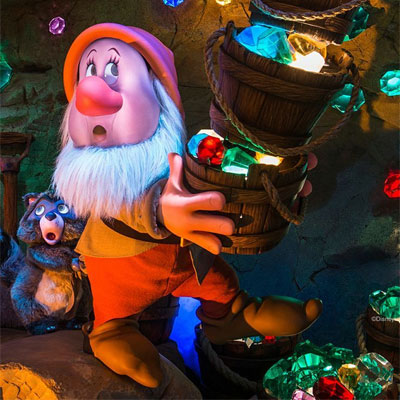 DISNEY_MINETRAIN_OldRockers_DIQREN14434